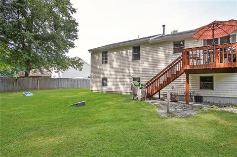 64 Mohawk Trl, Cranston, RI 02921 photo 3