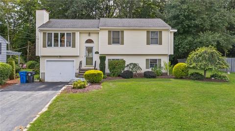 64 Mohawk Trl, Cranston, RI 02921 photo 2