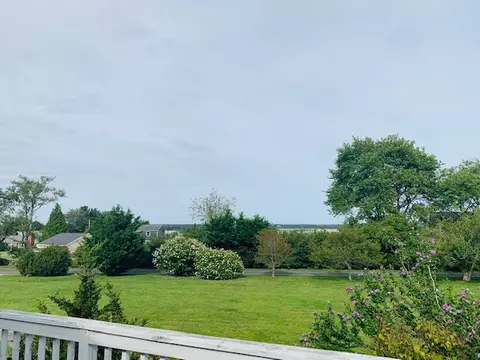 39 Side Rd, Little Compton, RI 02837 photo 2