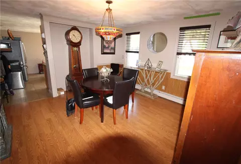 29 Nobert Dr, Warren, RI 02885 photo 3