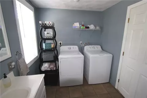 29 Nobert Dr, Warren, RI 02885 photo 13
