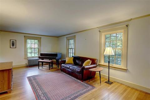 31 Eames St, Providence, RI 02906 photo 6