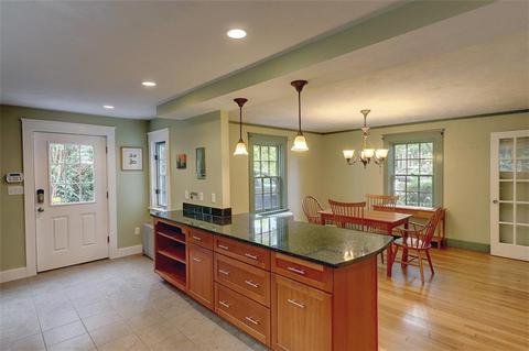 31 Eames St, Providence, RI 02906 photo 9