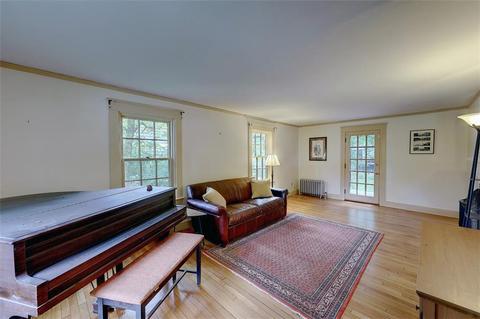 31 Eames St, Providence, RI 02906 photo 5