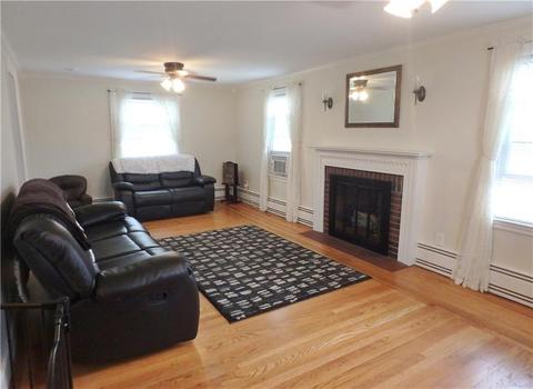 131 Harmony Ct, Warwick, RI 02889 photo 11