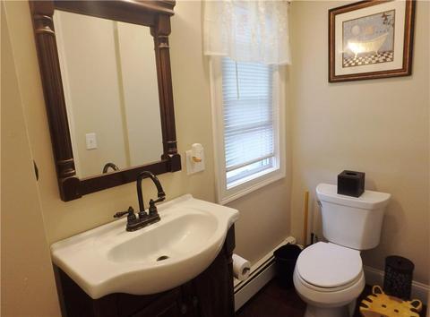 131 Harmony Ct, Warwick, RI 02889 photo 9