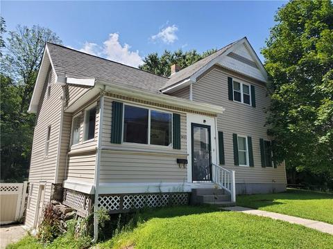 543 Mendon Rd, Woonsocket, RI 02895 photo 1
