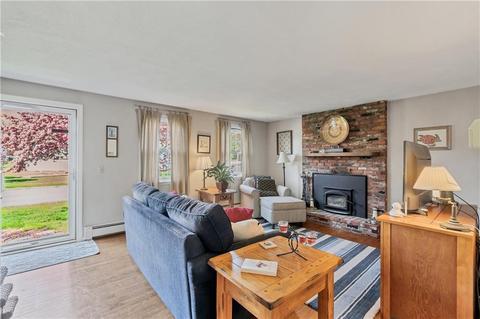 319 Ray Ave, Woonsocket, RI 02895 photo 4