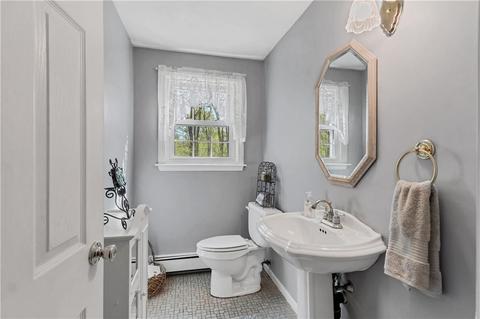 319 Ray Ave, Woonsocket, RI 02895 photo 11