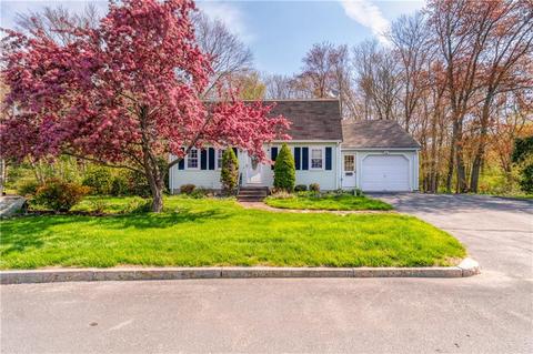 319 Ray Ave, Woonsocket, RI 02895 photo 2