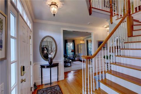 8 Jacobs Point Rd, Warren, RI 02885 photo 5