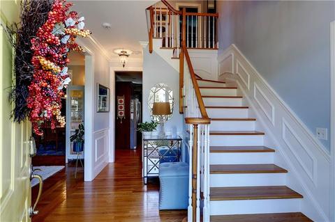 8 Jacobs Point Rd, Warren, RI 02885 photo 4