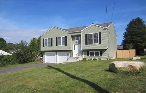 25 Top St, Westerly, RI 02891 photo 3