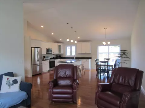 25 Top St, Westerly, RI 02891 photo 5