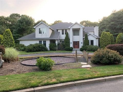 91 Crest Dr, Cranston, RI 02921 photo 1