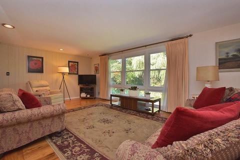 127 Cushing Rd, Warwick, RI 02888 photo 2