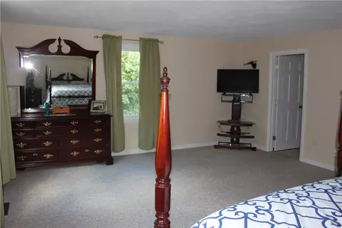 1310 Brookhaven Ln, Woonsocket, RI 02895 photo 17