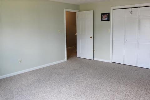 1310 Brookhaven Ln, Woonsocket, RI 02895 photo 10