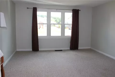 1310 Brookhaven Ln, Woonsocket, RI 02895 photo 9