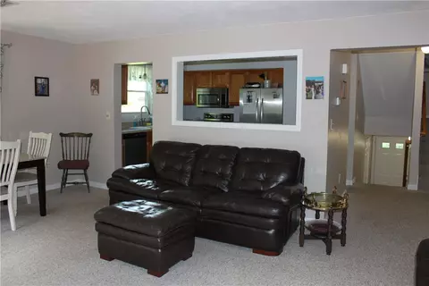 1310 Brookhaven Ln, Woonsocket, RI 02895 photo 7
