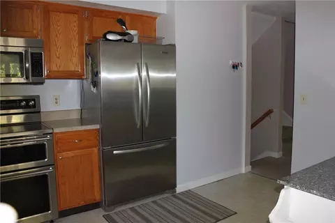 1310 Brookhaven Ln, Woonsocket, RI 02895 photo 4