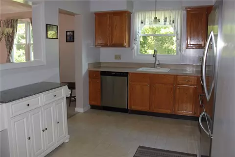 1310 Brookhaven Ln, Woonsocket, RI 02895 photo 3