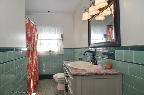 137 Sevigny St, Fall River, MA 02723 photo 9