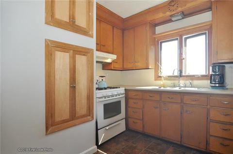 137 Sevigny St, Fall River, MA 02723 photo 5