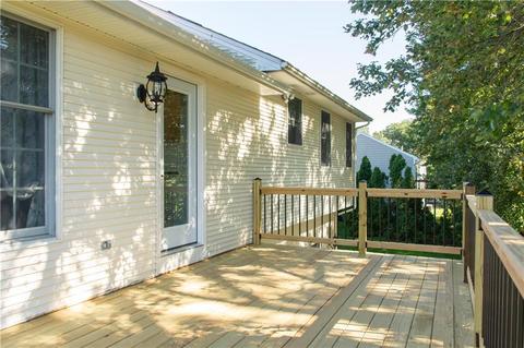72 Tomahawk Trl, Cranston, RI 02921 photo 4