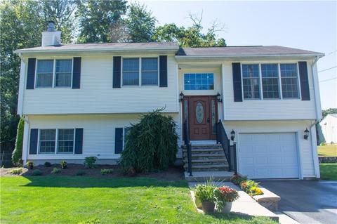 72 Tomahawk Trl, Cranston, RI 02921 photo 2