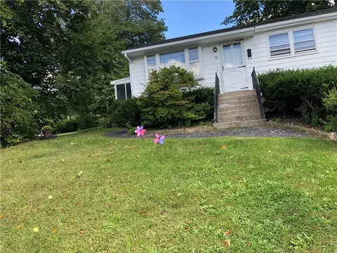 32 Spring St, Westerly, RI 02891 photo 1