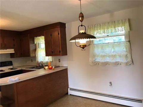 32 Spring St, Westerly, RI 02891 photo 3