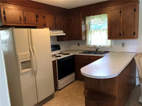32 Spring St, Westerly, RI 02891 photo 2