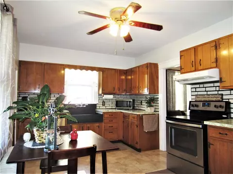 645 Grove St, Woonsocket, RI 02895 photo 6