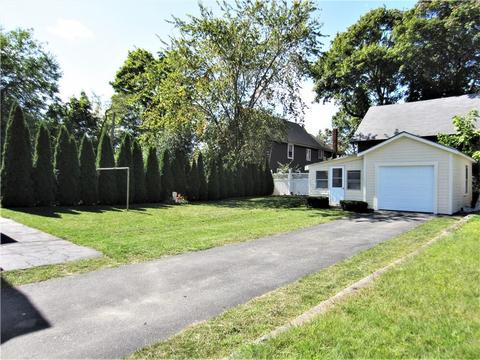 645 Grove St, Woonsocket, RI 02895 photo 4