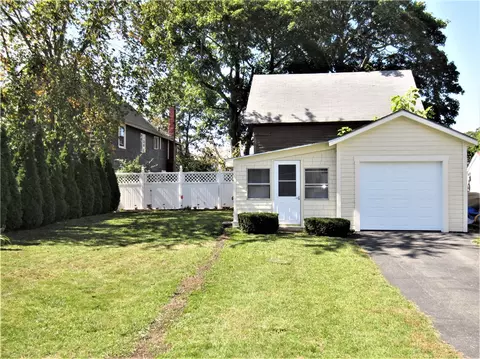 645 Grove St, Woonsocket, RI 02895 photo 5