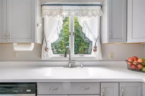 1040 Ten Rod Rd, Exeter, RI 02822 photo 2