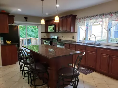 249 Summer St, Woonsocket, RI 02895 photo 4