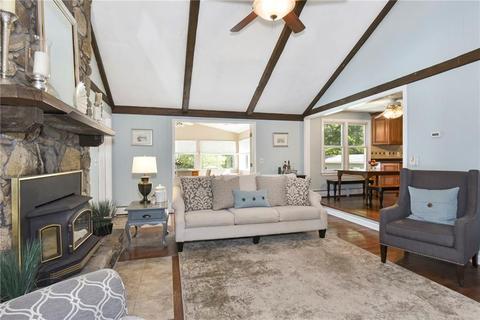 52 New Rd, Exeter, RI 02822 photo 3
