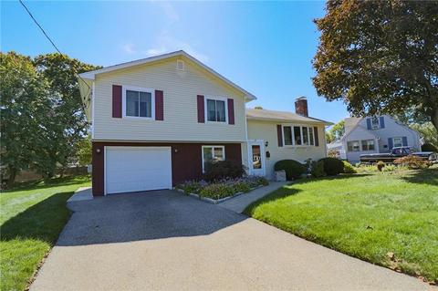 87 Nancy Ct, Woonsocket, RI 02895 photo 2