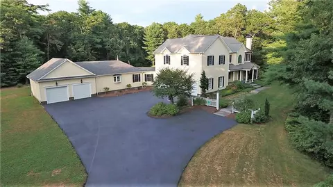 2 Aster Ln, Hope, RI 02831 photo 1