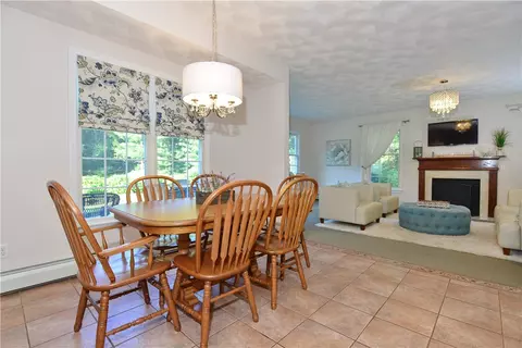 2 Aster Ln, Hope, RI 02831 photo 8