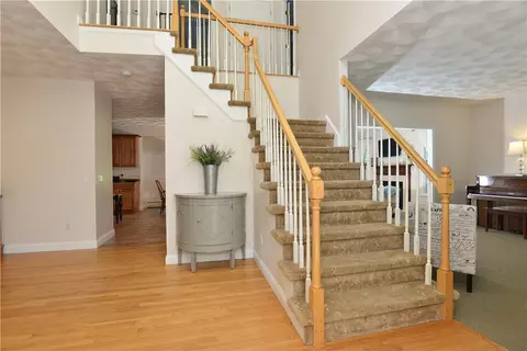 2 Aster Ln, Hope, RI 02831 photo 4