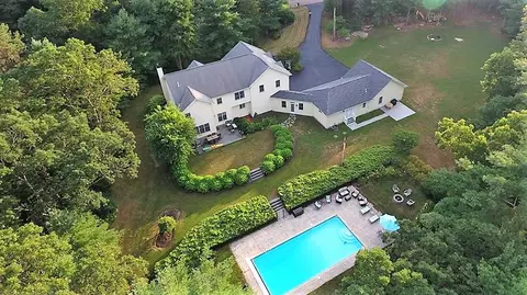 2 Aster Ln, Hope, RI 02831 photo 2