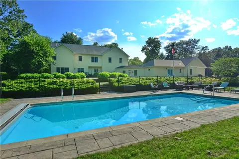 2 Aster Ln, Hope, RI 02831 photo 40