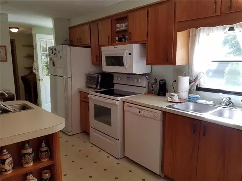 9 Nottingham Pl, Coventry, RI 02816 photo 8