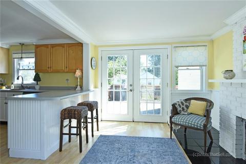 140 Stone Ave, Warwick, RI 02889 photo 4