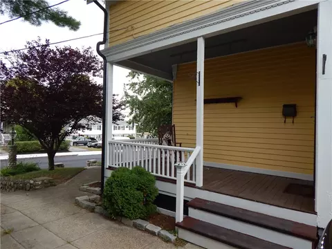 532 Winter St, Woonsocket, RI 02895 photo 3