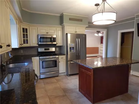 532 Winter St, Woonsocket, RI 02895 photo 12