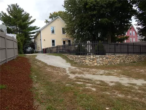 532 Winter St, Woonsocket, RI 02895 photo 5